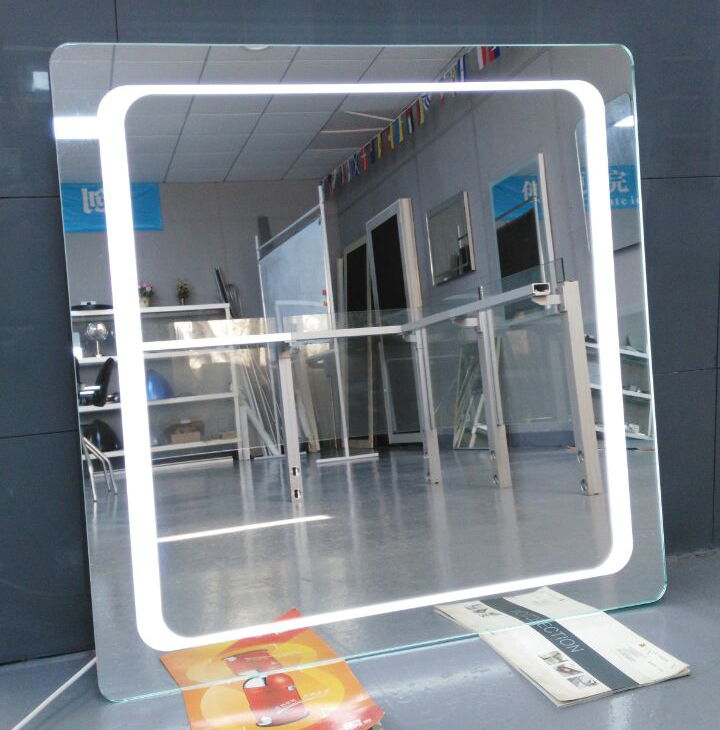 2017 Modern Illuminated LED Light Bathroom Mirror with Good Price