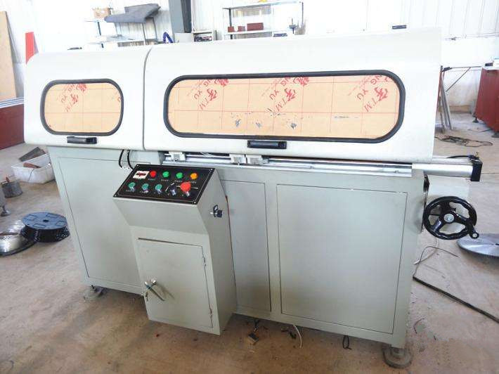 Aluminum doors and windows machinery Corner connector cutting saw