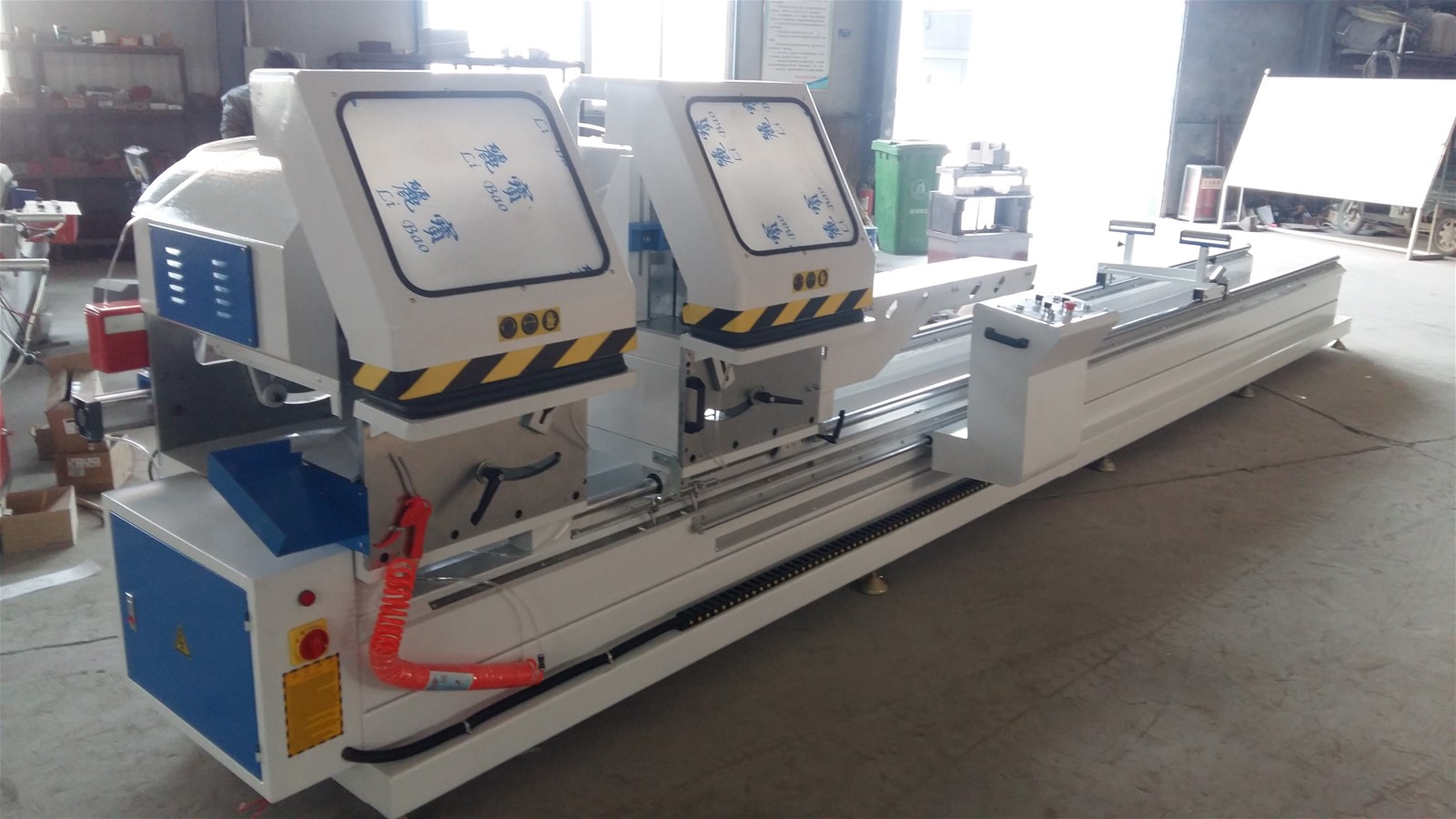 CNC Doublehead cutting saw for Aluminum Door Window