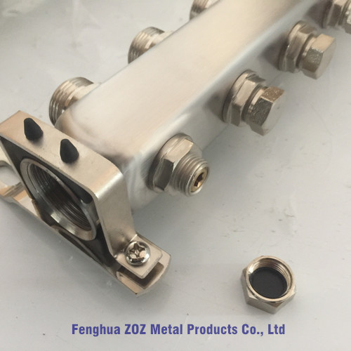 Stainless steel manifold with integrated balancing valves