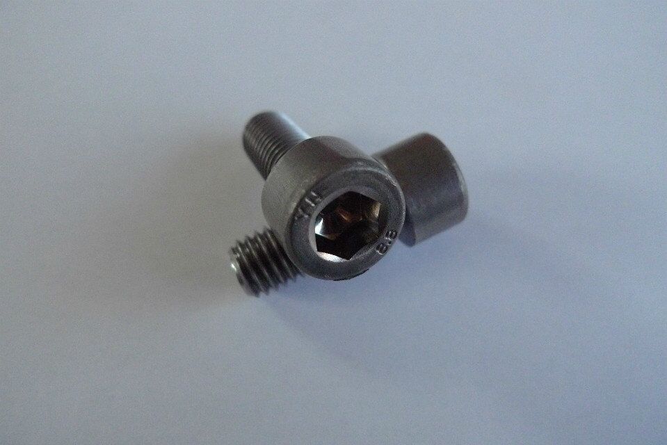 Hexagon socket Head cap screws DIN 912 and GB 70