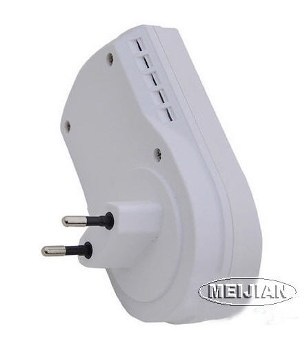 Digital plug in and play independent natural gas leak detector alarm
