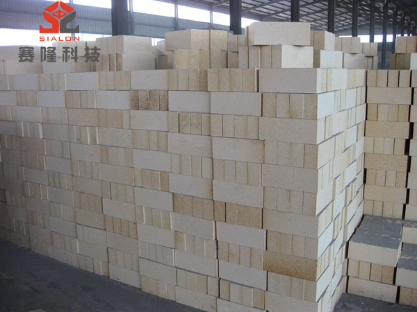 High alumina brick