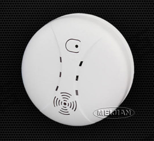 Independent 9V battery operated home using carbon monoxide sensor detector alarm Independent 9V battery operated home using carbon monoxide sensor detector alarm