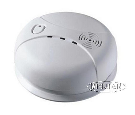 Independent 9V battery operated home using carbon monoxide sensor detector alarm Independent 9V battery operated home using carbon monoxide sensor detector alarm