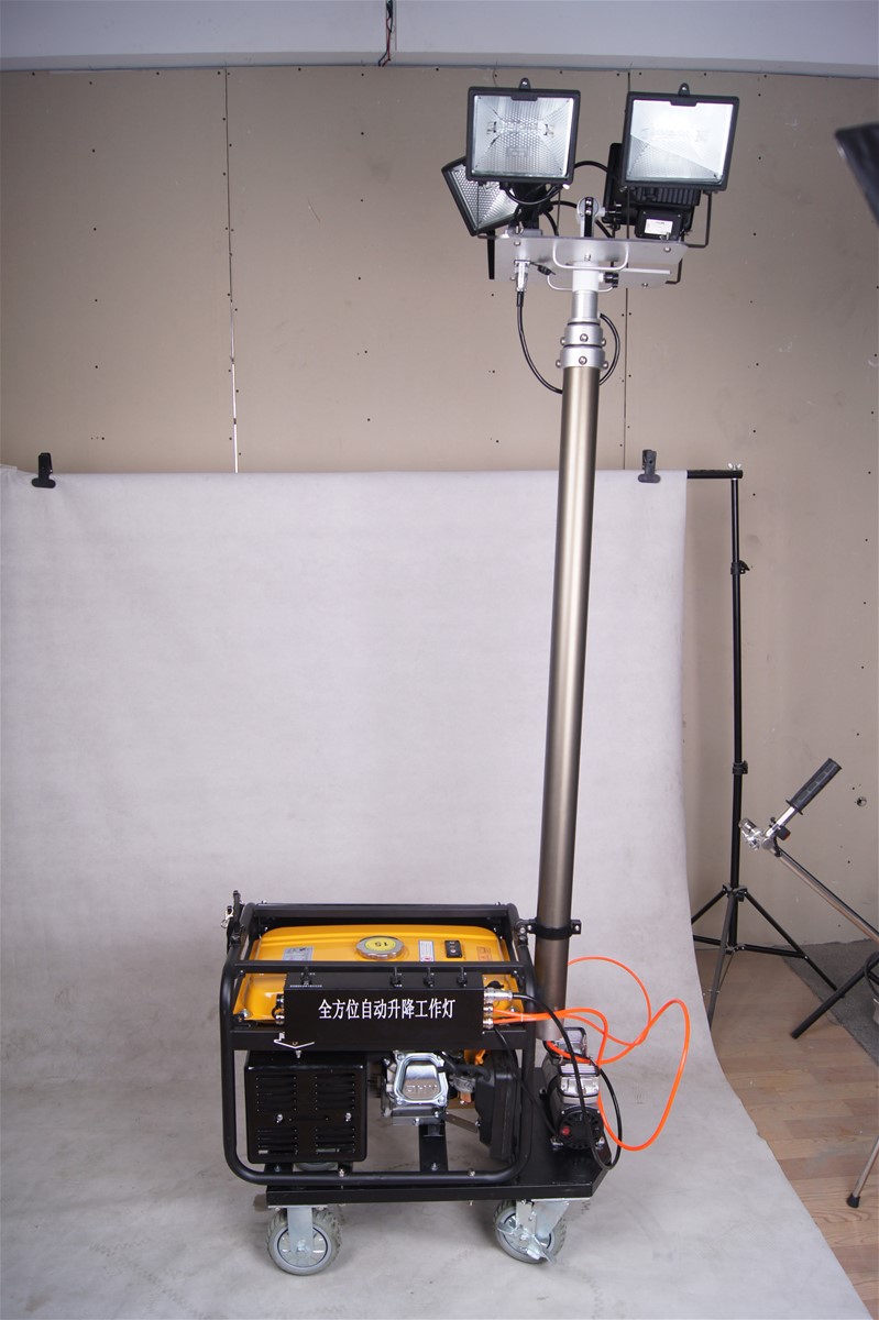 Simple mobile telescopic light tower for road construction