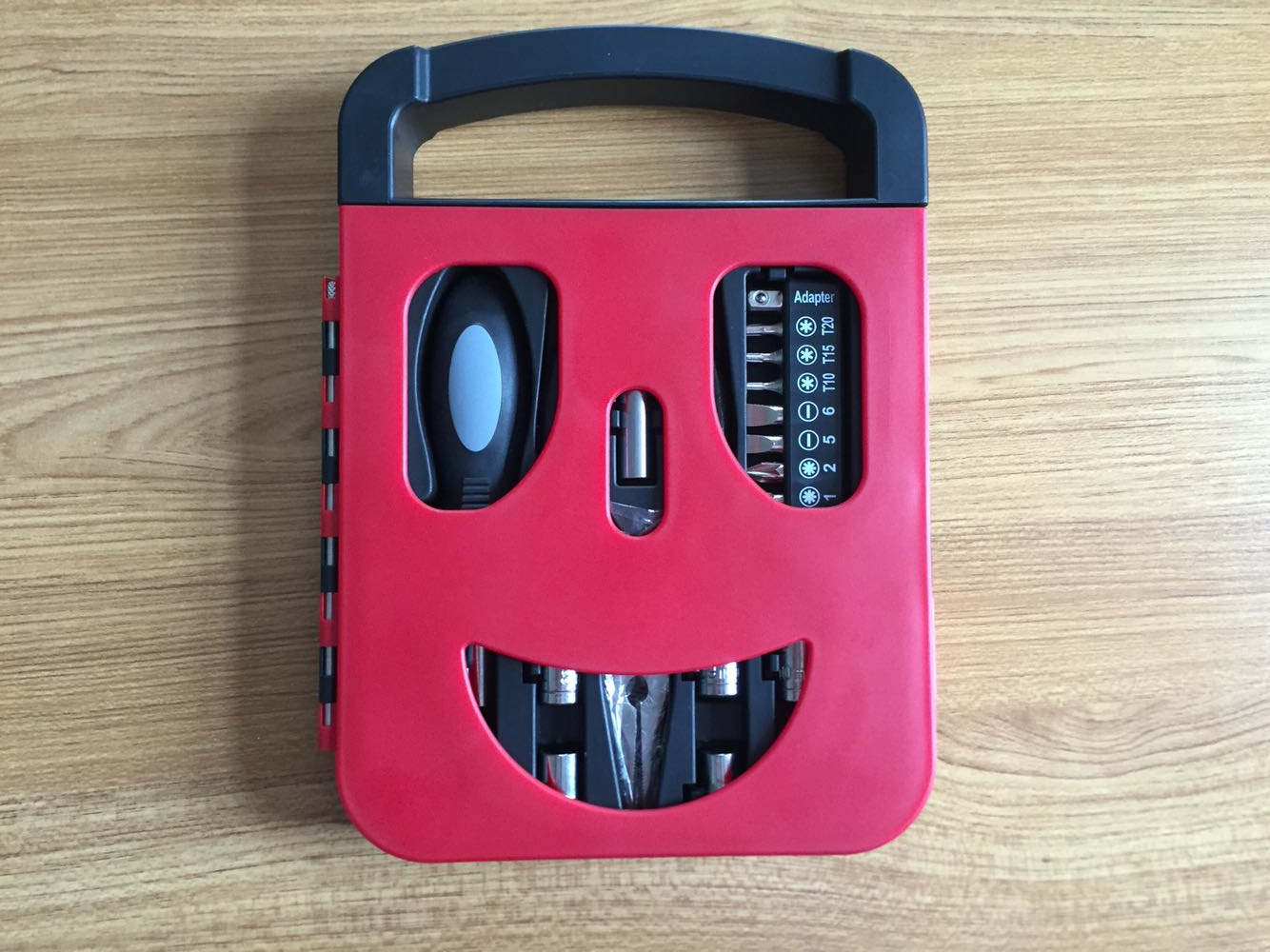22 Piece Smile Shaped Hand Tool Set Kit