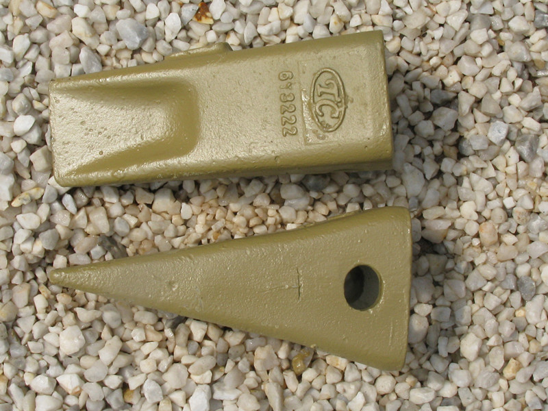 CAT E307 bucket teeth