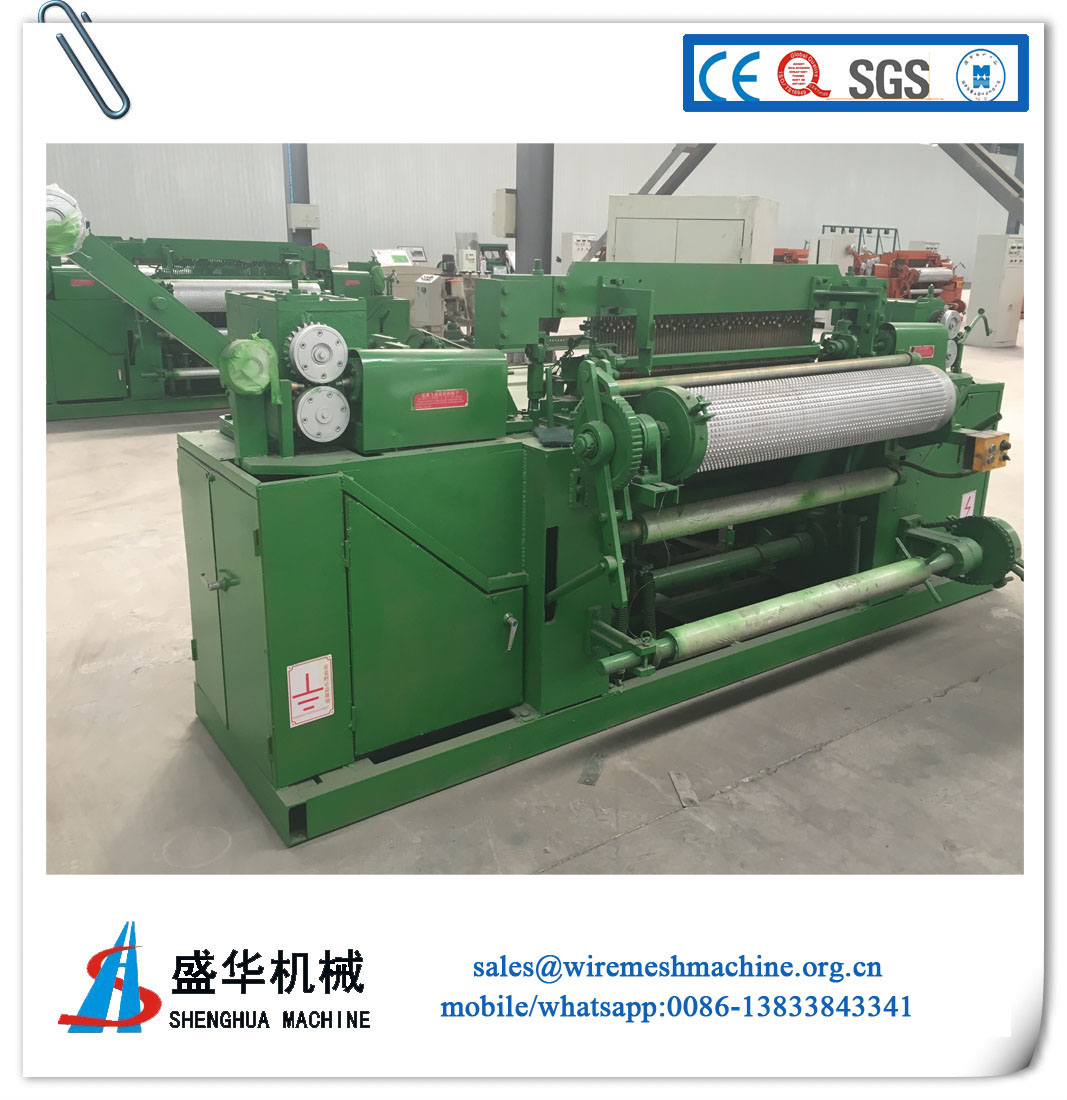 Welded wire mesh machine for roller mesh