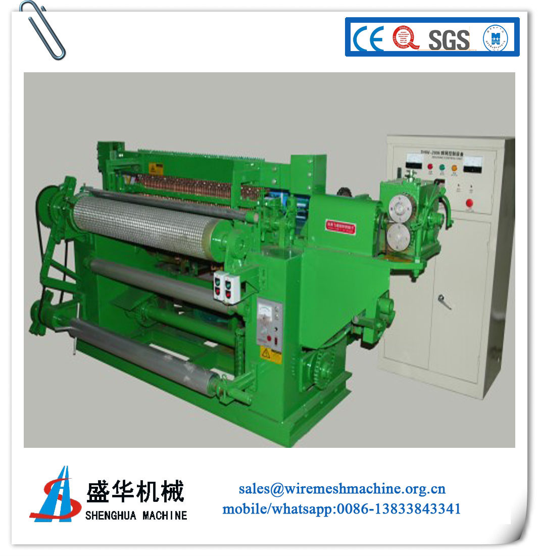 Welded wire mesh machine for roller mesh