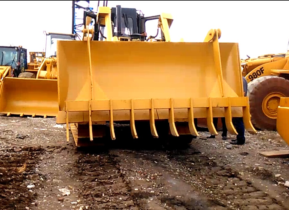 Used CAT D7R crawler bulldozer