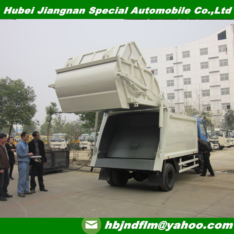 China 67cubic garbage compactor truck supplier