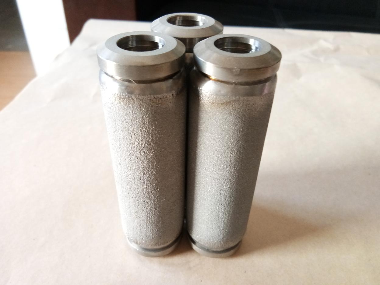 Metal porous sintering filter elements