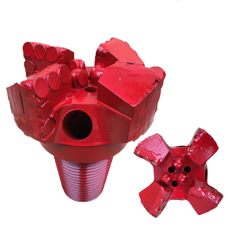 PDC drag bit