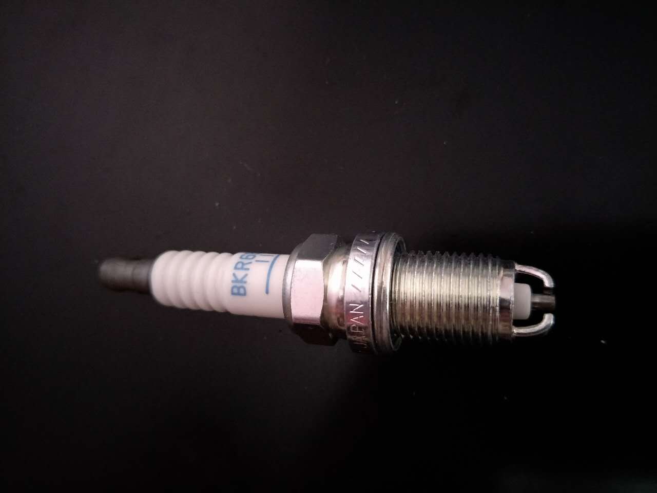High Quality NGK Iridium Spark Plug BKR6E11