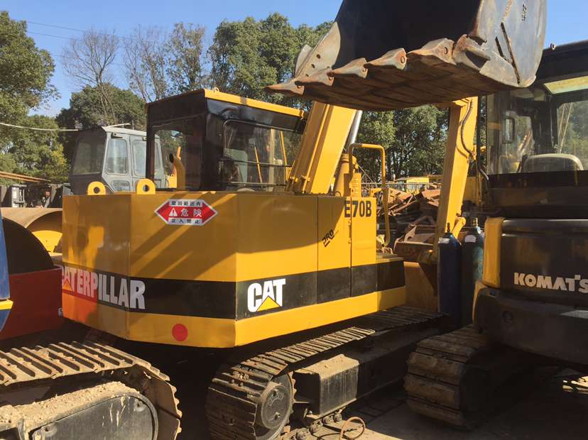 used cat E70B Excavator