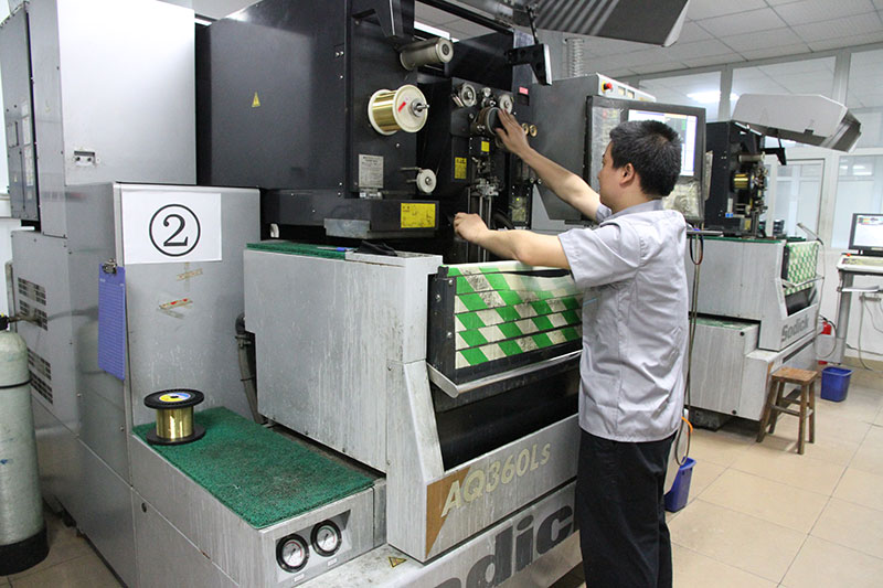 China precision plastic mold component manufacturer