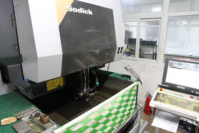 China precision mold components manufacturer
