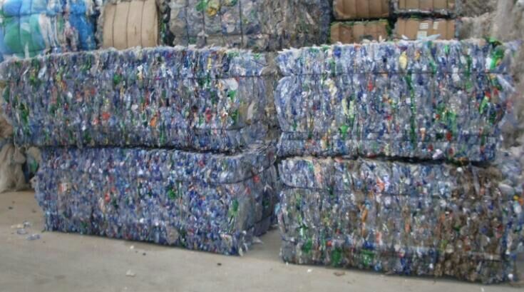 Hellobaler cloosed door plastic baler