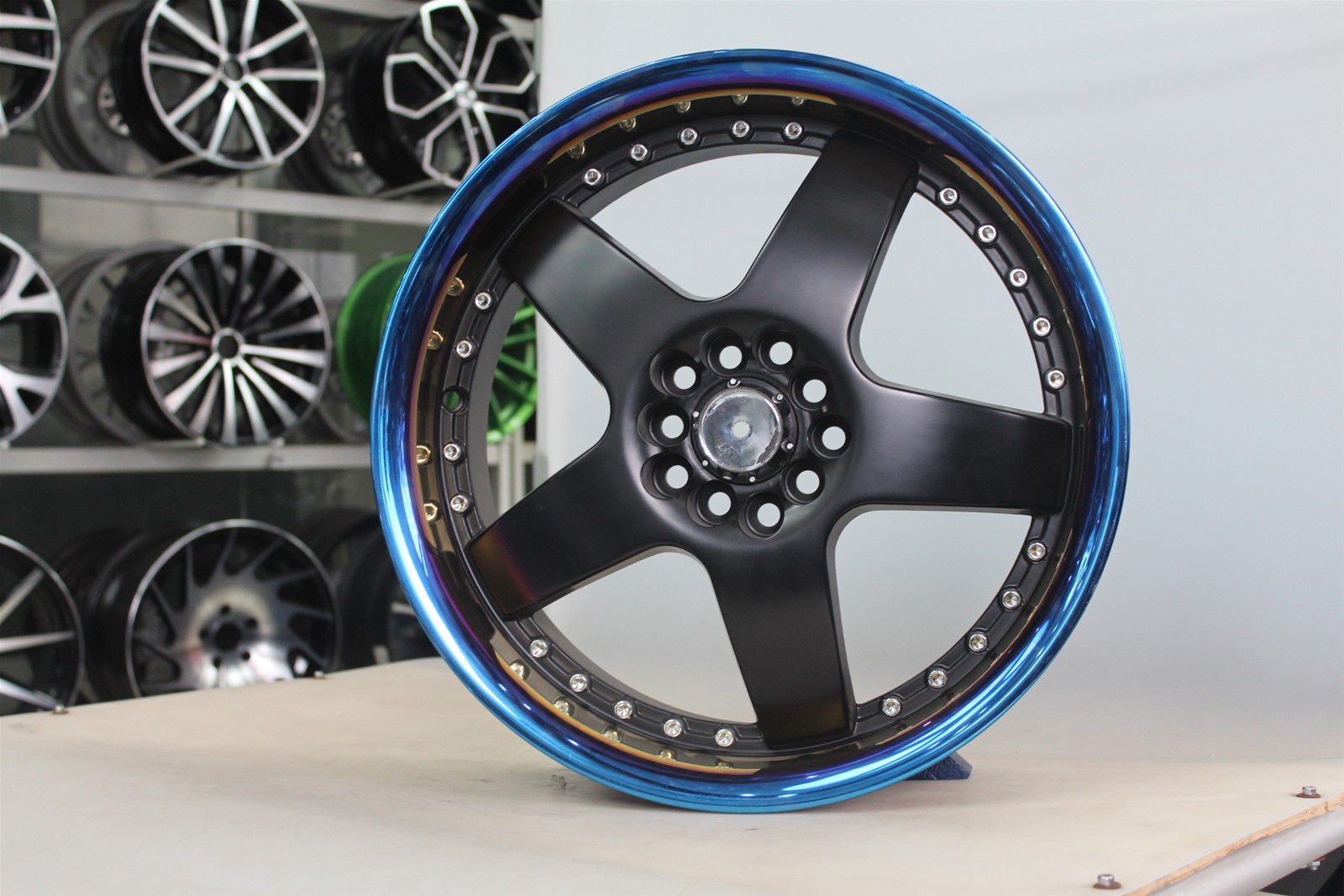 Multi Spoke Sport Car Aluminum Alloy Wheel with Size 1770