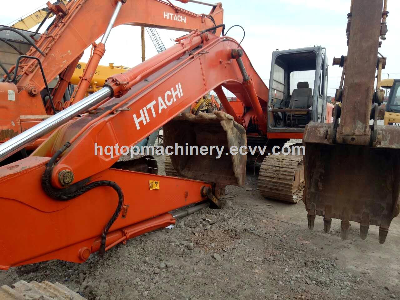 Used Crawler ExcavatorHitachi EX220 EX2201 Cheap Crawler ExcavatorDigger