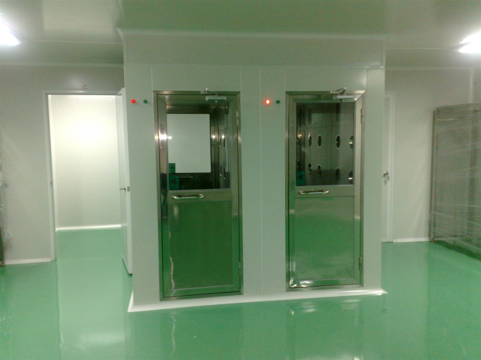 Clean room air shower