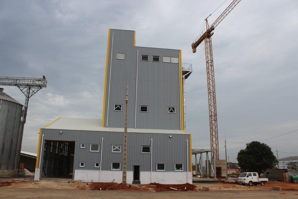 Feedmill workshop made by prefabricated steel structure building