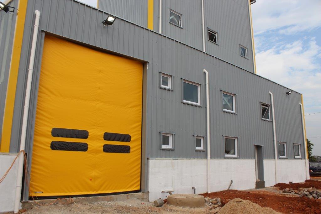 Feedmill workshop made by prefabricated steel structure building