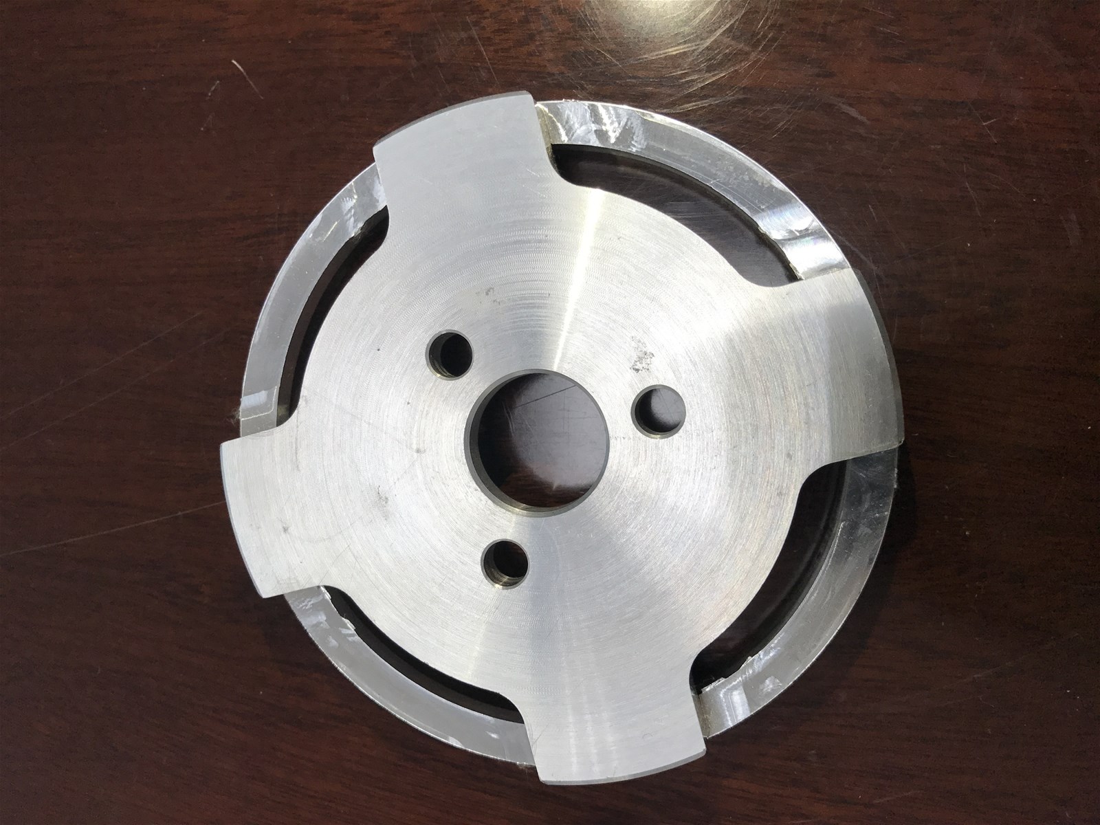 Grinding wheel for grinding knives and blades