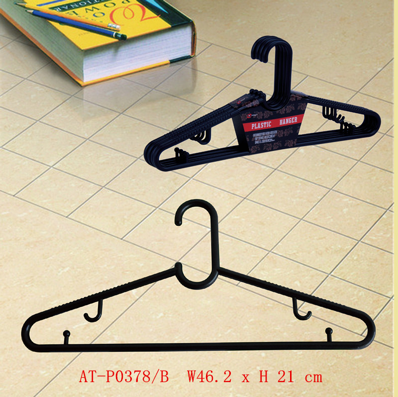 Drying clothes hanger with plastic hangers design from Chinese factory