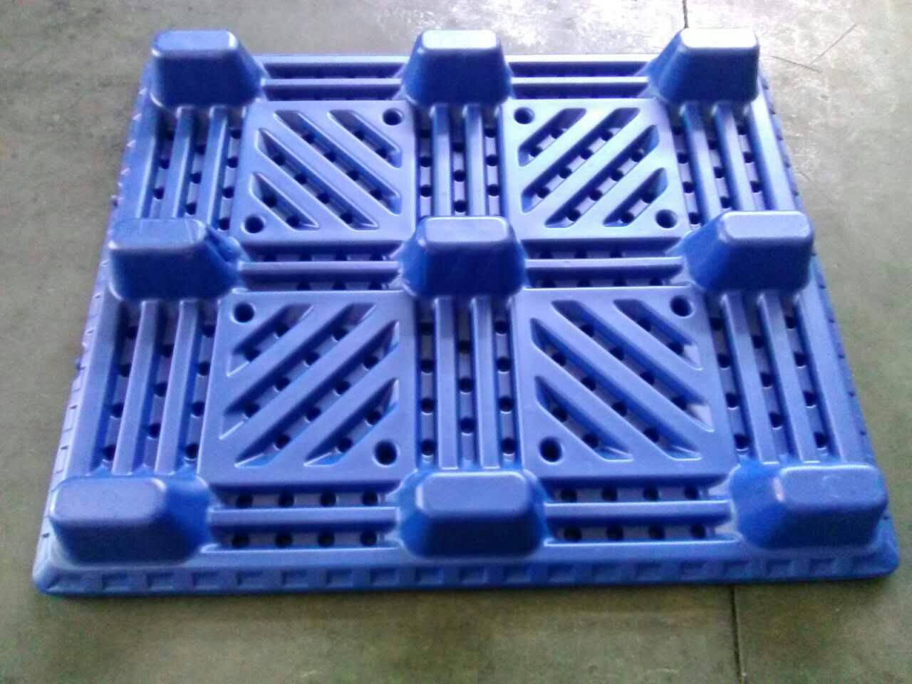 LightDuty Euro Single Face grid pallet with 9 feet