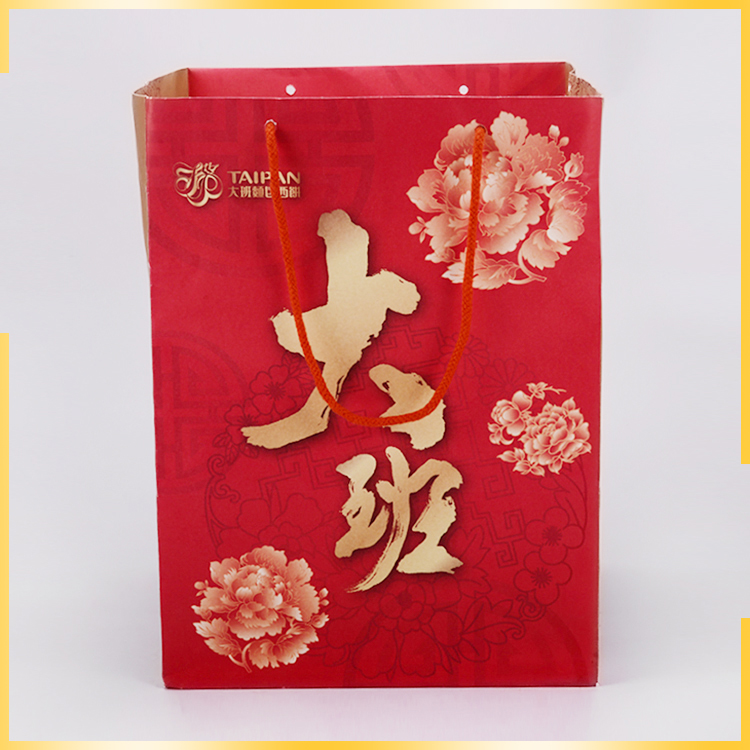 Wholesale Creative design enviornmental craft paper gift bag for clouthing