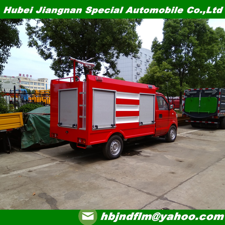 Small RHD 2000liters water tender fire truck for sale