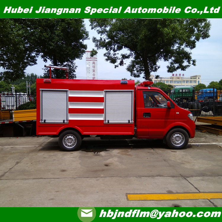 Small RHD 2000liters water tender fire truck for sale