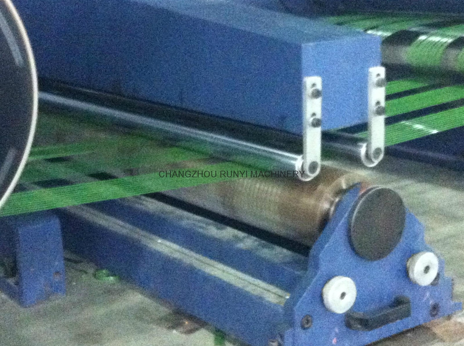 Fibrillated Extrusion Machine for artificial grass