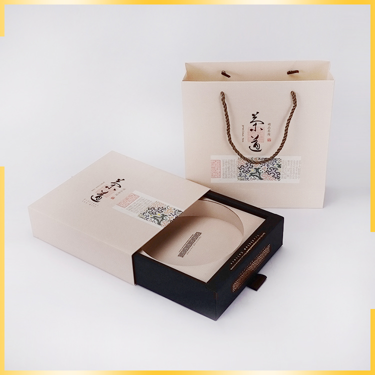 hot products 2017 wholesale custom luxury paper shoe shaped cardboard paper box for packaging gift