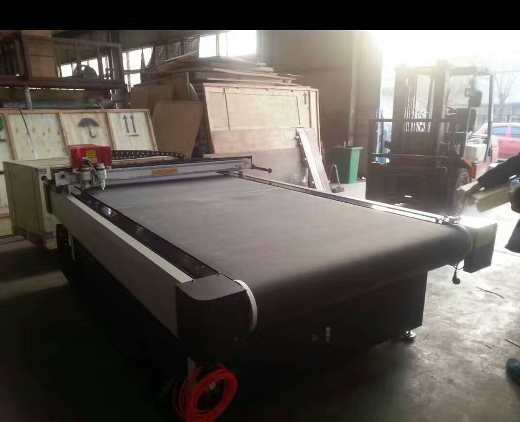 multi function automatic digital cnc knife cutting machine with convenyor belt