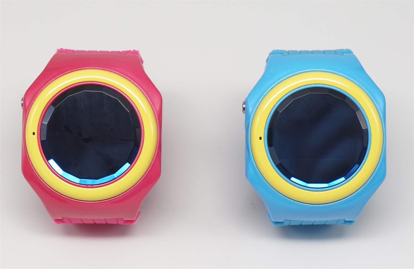 Child tracking watch