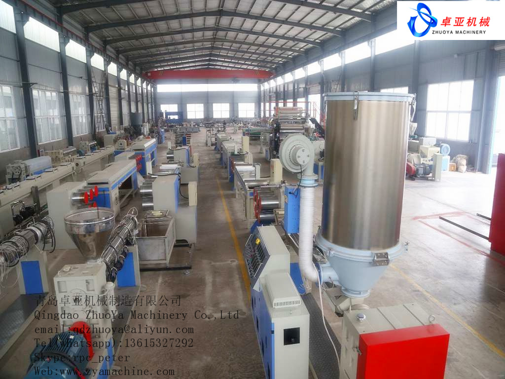 Plastic wire drawing machine