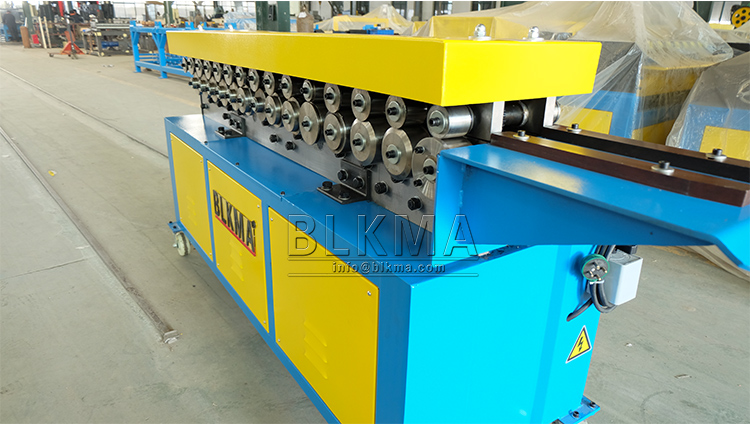 BLKMA brand T12 single side tdf flange forming machine for rectangular air duct