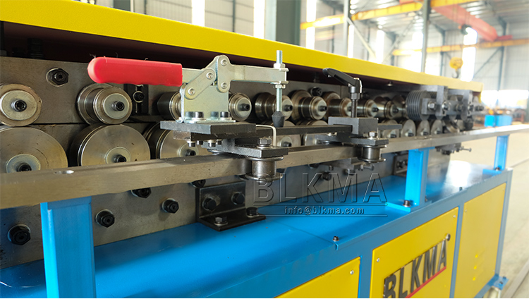 BLKMA brand T12 single side tdf flange forming machine for rectangular air duct