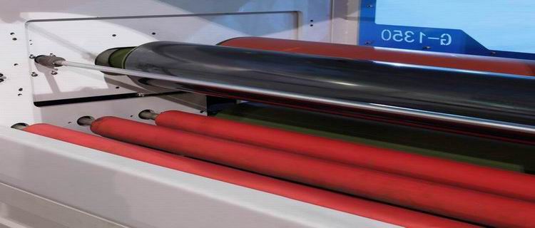 PUR laminating machine for high glossy