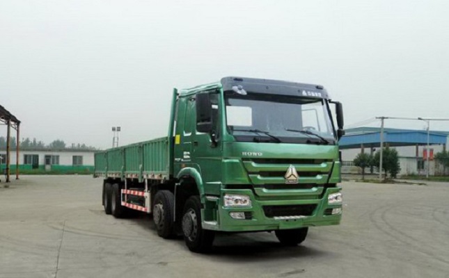 SINOTRUK HOWO CARGO TRUCK 8X4