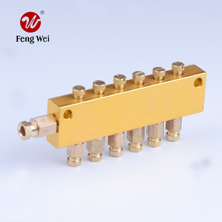 Adjustable oil separator for pneumatic