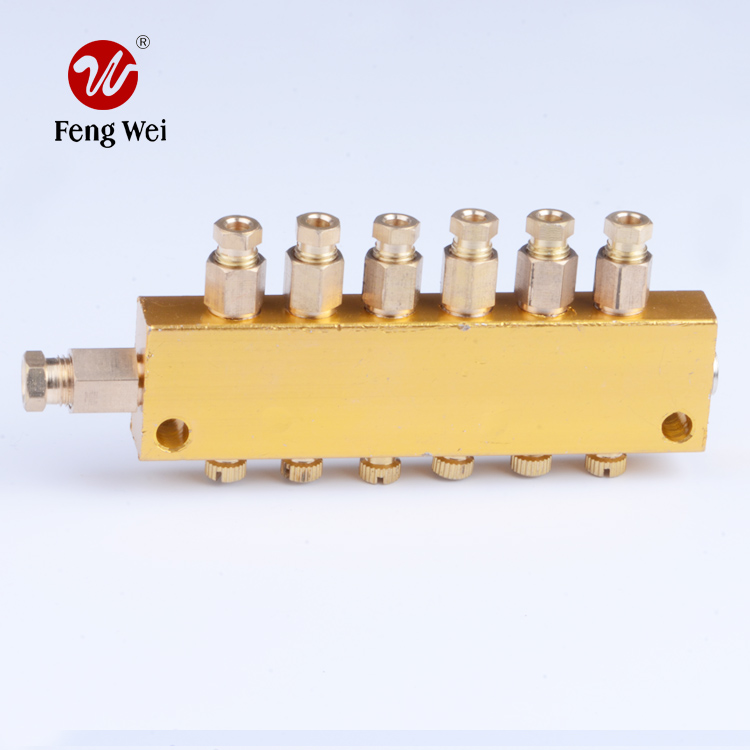 Adjustable oil separator for pneumatic