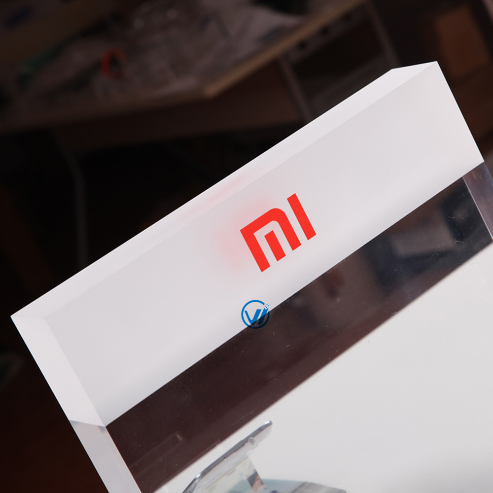 Shenzhen manufacturer customize 300x300x50mm acrylic sign board for iphone mobile phone store