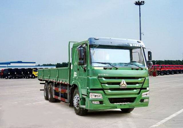 SINOTRUK HOWO CARGO TRUCK 6X4