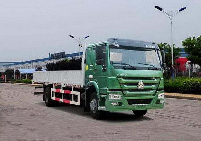 SINOTRUK HOWO CARGO TRUCK 4X2