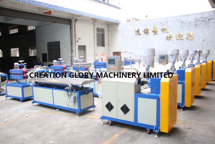 High cutting precision PC lampshade plastic extrusion machine
