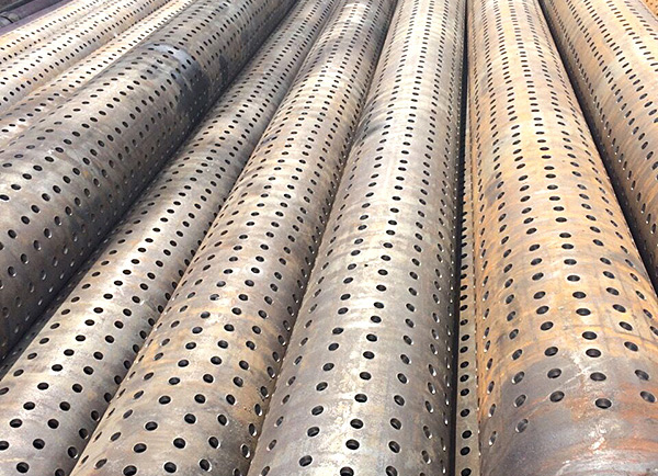 Oil well sand control screen of filter tubes